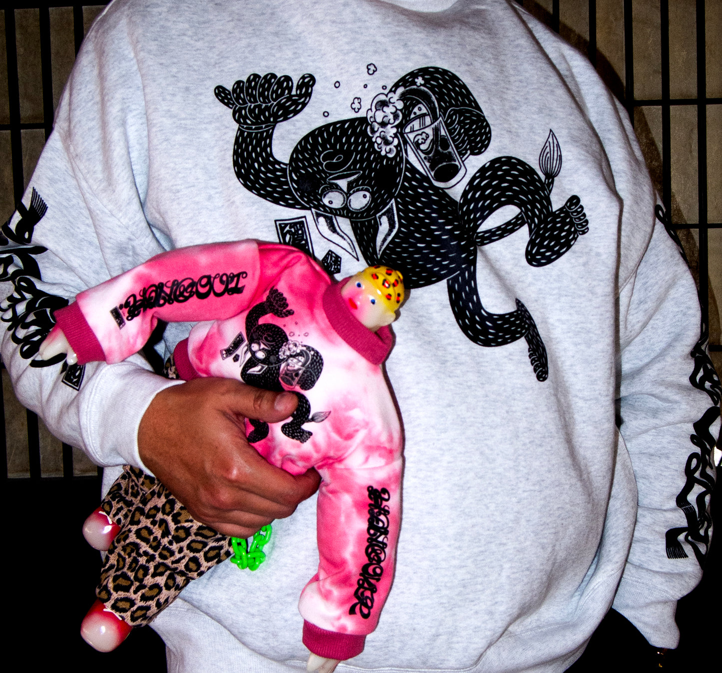 HANGOUT. HANGOVER!!! Toy + Sweater set